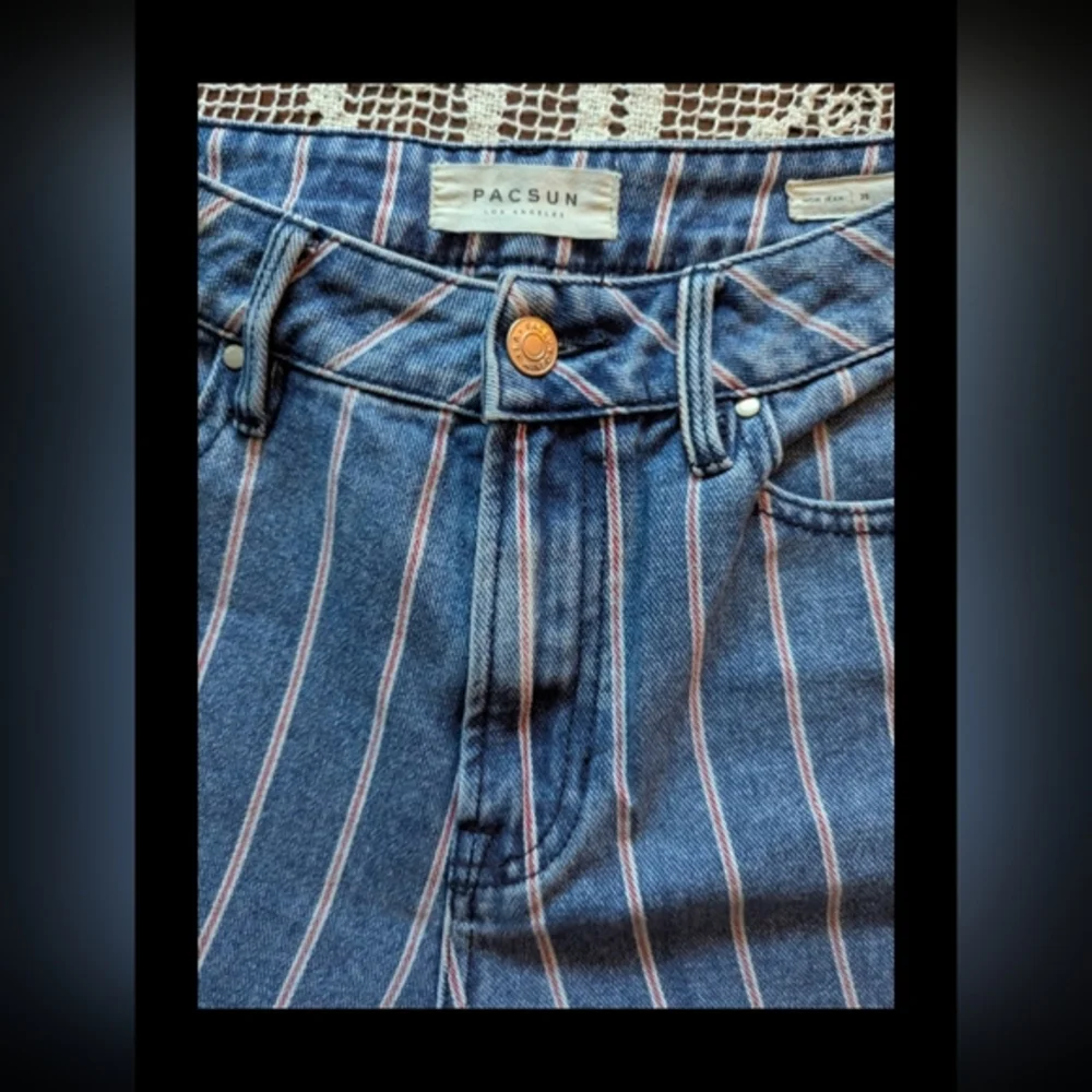 PacSun Mom Jean. Size 25 - Picture 2 of 2
